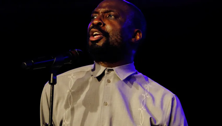 Porträt von Joshua Idehen